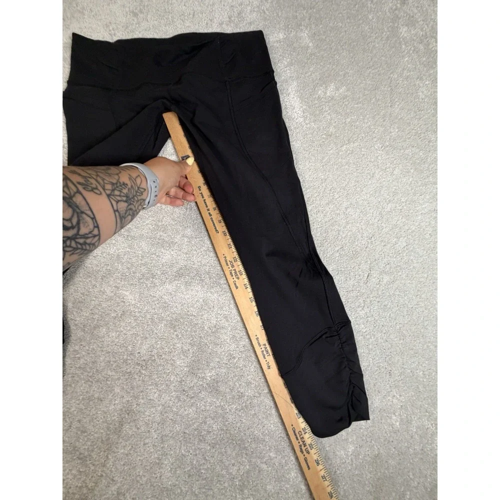 lululemon black leggings Size 8 ruched 25in Pockets